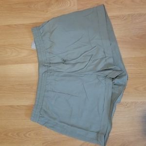 Forever 21 green shorts 1X NWT